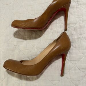 Christian Louboutin tan/camel Leather High Heels